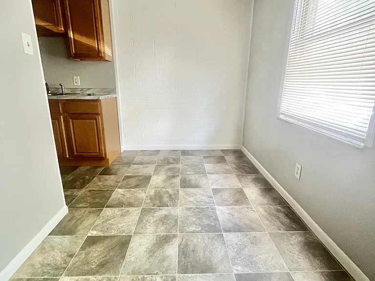 310 Watauga Dr #9 — Photo 2