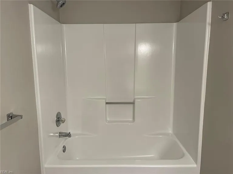 808 Quesnel Dr — Photo 25