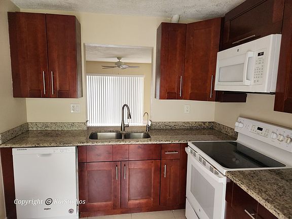 2nd image of 10293 NW 33rd St