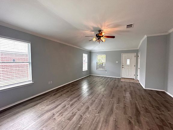 5th image of 202 Lucky Clover Ln