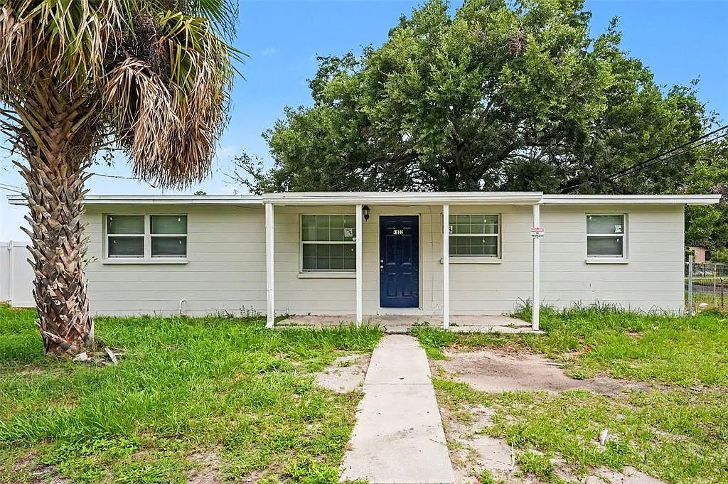 3 bed, 2.0 bath, 1242 sqft, $2,150 — Photo 2