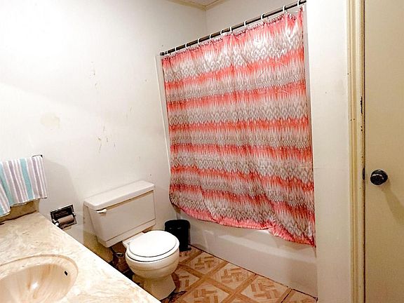 5th image of 509 Woodside Dr