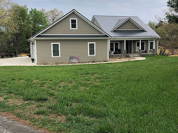 2nd image of 1665 Ponderosa Dr