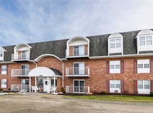 104 Clubhouse Dr UNIT 104, Washington, PA 15301