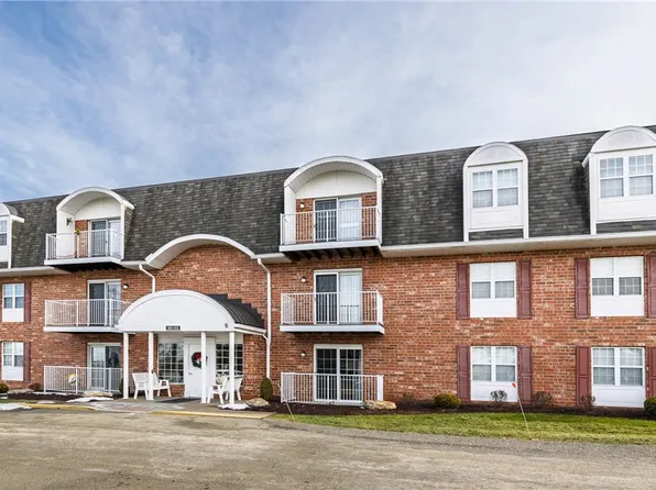 104 Clubhouse Dr Unit 104, Washington, PA 15301