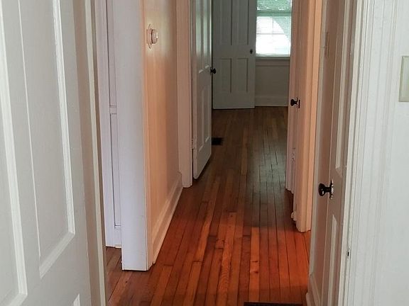 4th image of 1621 Clayton Ave