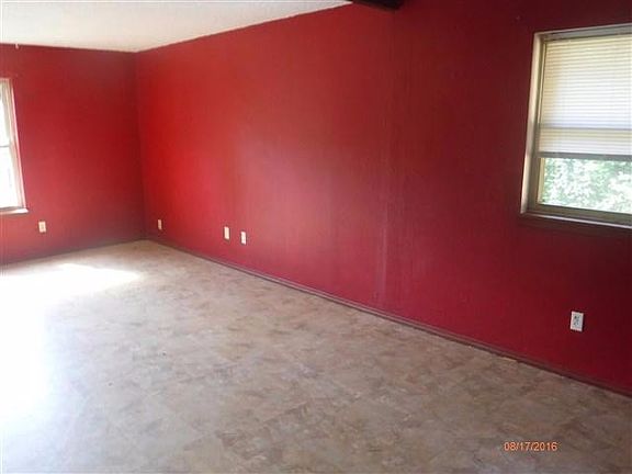 4th image of 211 S Osage Ave