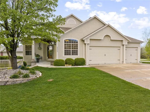 22245 W 176th Ter, Olathe, KS 66062