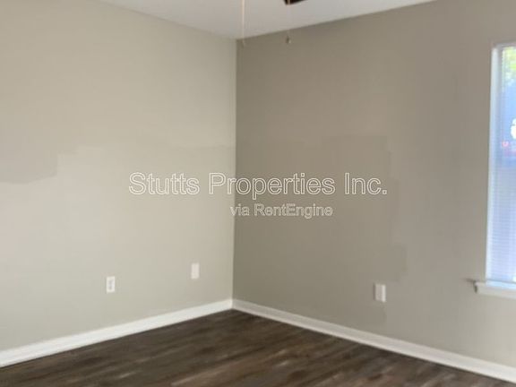 4th image of 505 N Dickson St #A8