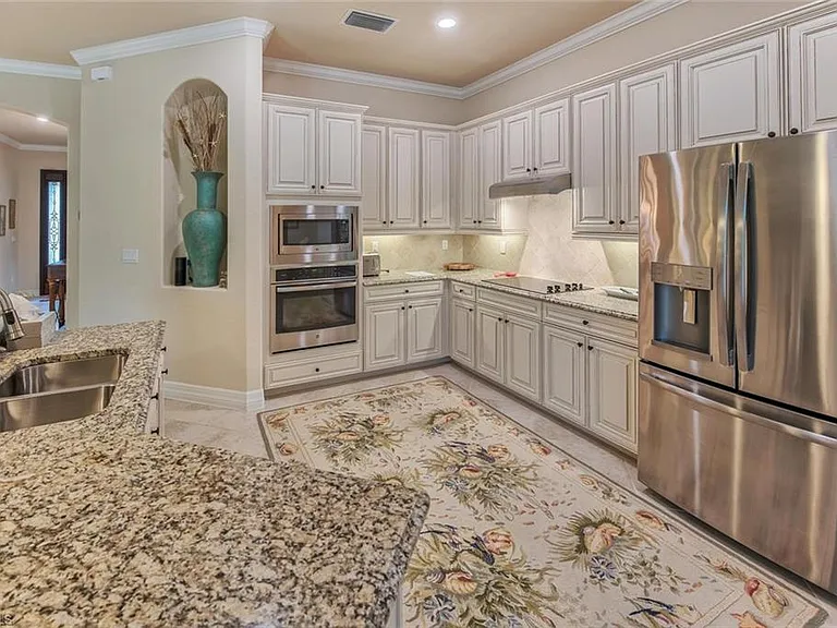 9387 Vercelli Ct — Photo 7