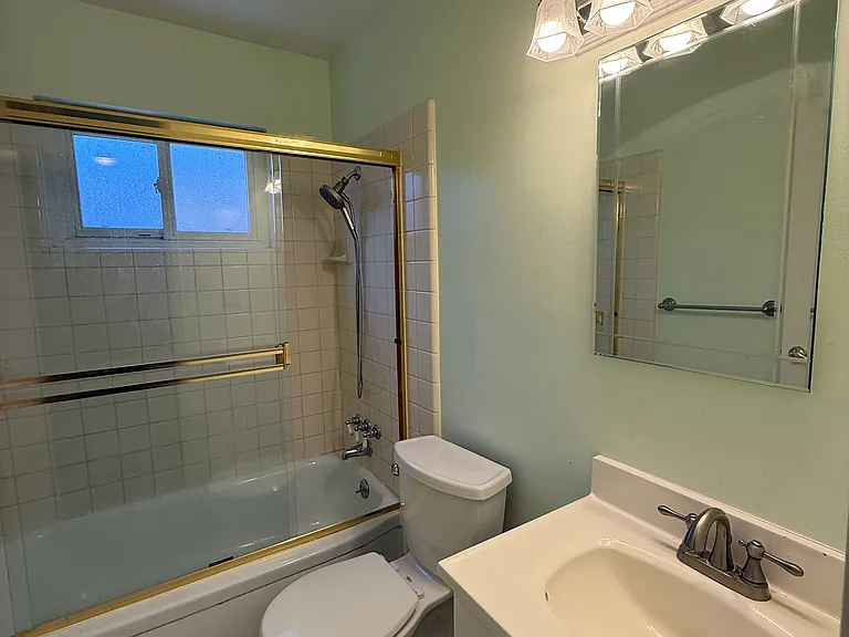 6310 Lillian Way — Photo 4