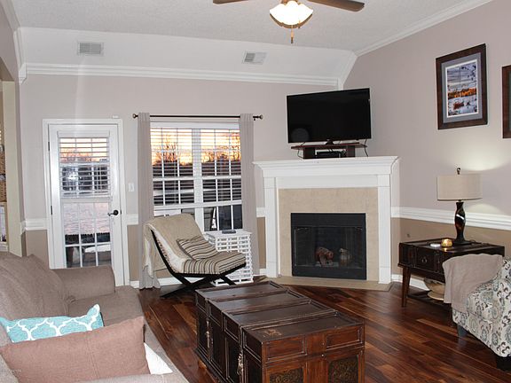 3rd image of 6255 Lakefront Dr