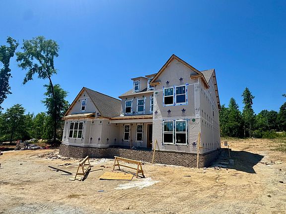 4th image of 205 Marsdale Drive