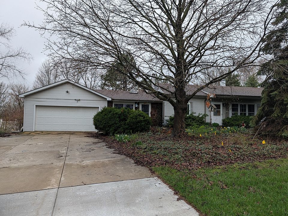 1st image of 13810 Elm St