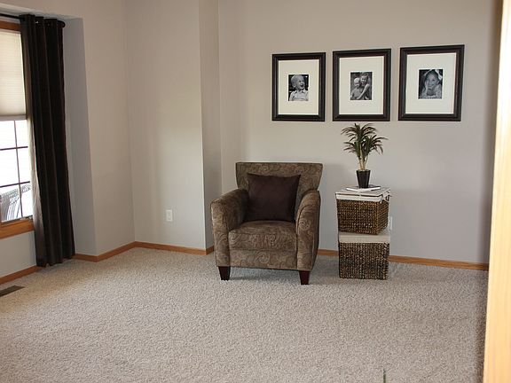 Front Room 12x12 Level 1
