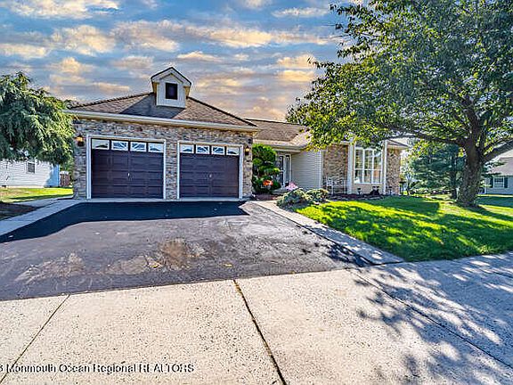 3rd image of 97 Portsmouth Drive