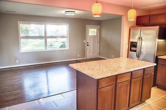 3rd image of 3727 Skyland Dr