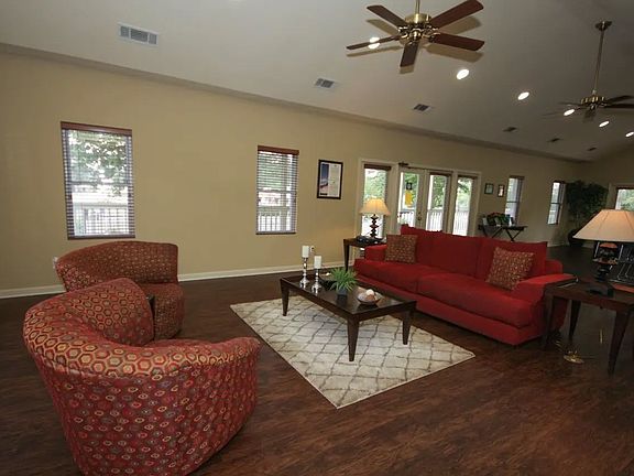 Welcome to The Preserve On Conley Apartments, where modern comfort meets inviting style. Enjoy spacious interiors, elegant furnishings, and a vibrant community atmosphere. Schedule your visit today and see your new home!