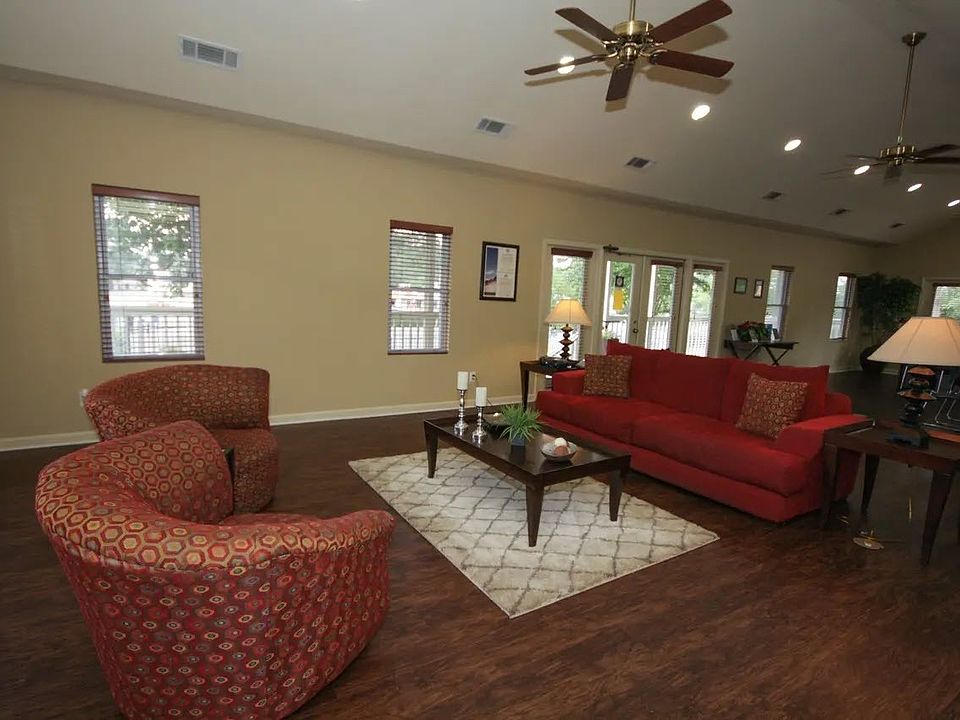 Welcome to The Preserve On Conley Apartments, where modern comfort meets inviting style. Enjoy spacious interiors, elegant furnishings, and a vibrant community atmosphere. Schedule your visit today and see your new home!