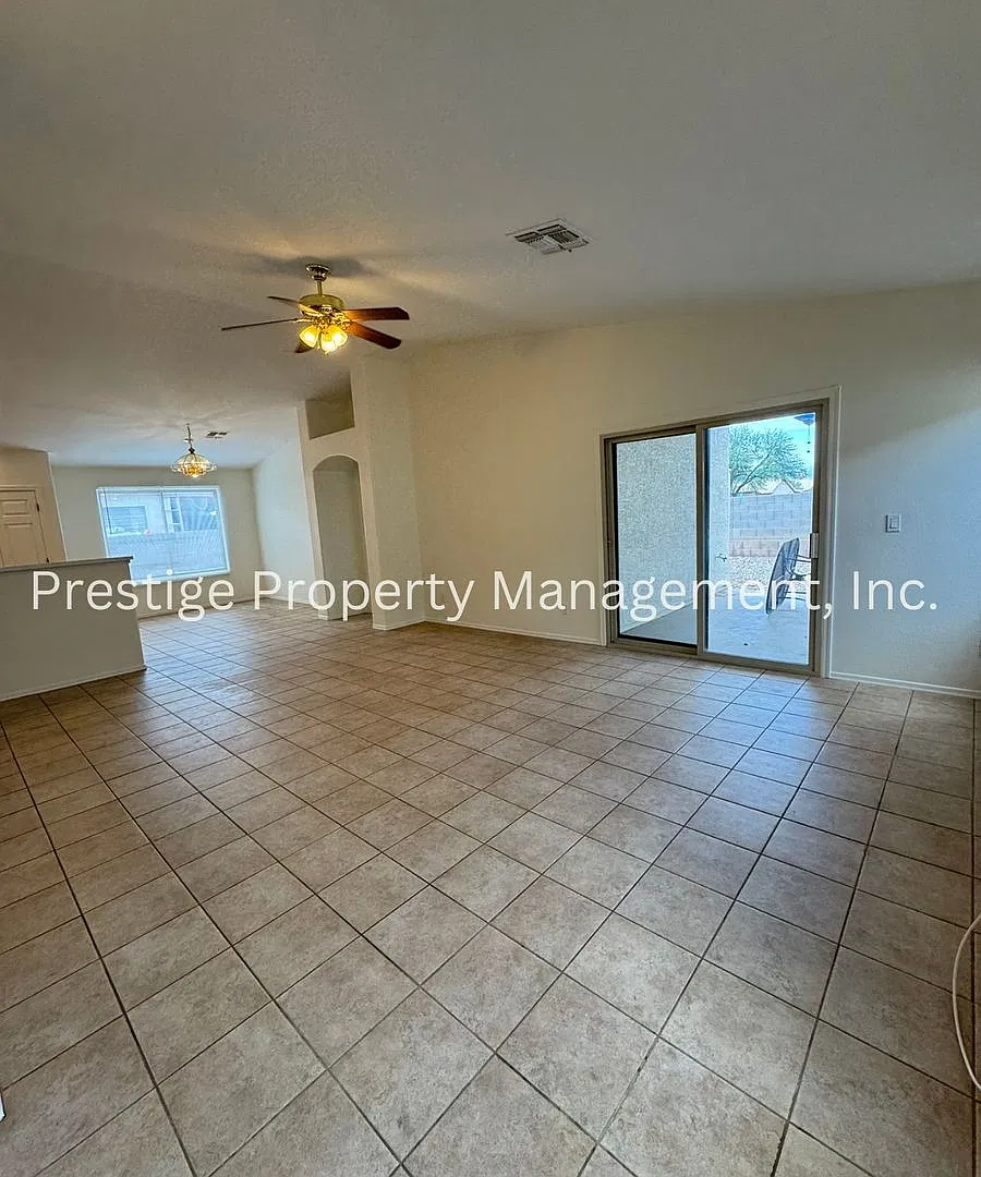 Charming All Tile 4/2 Rita Ranch Home — Photo 4