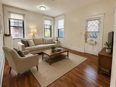 2 bed, 880 sqft, $3,700 — Photo 1