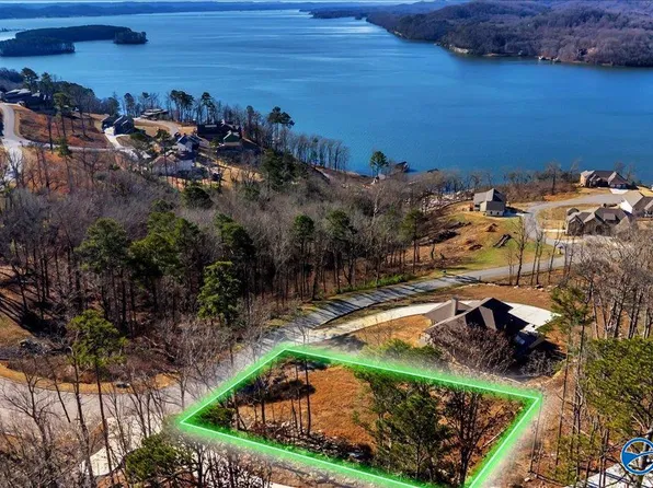 85 Boat House Dr, Guntersville, AL 35976