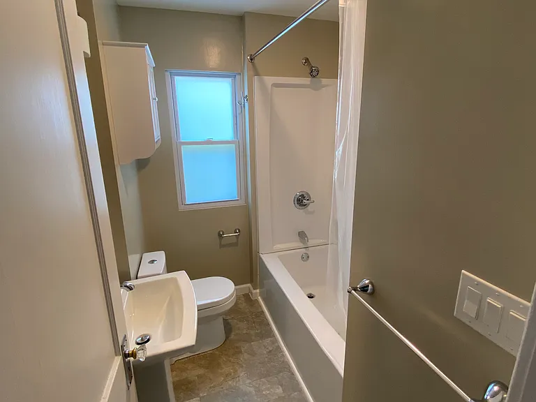 324 Paine Ave — Photo 12