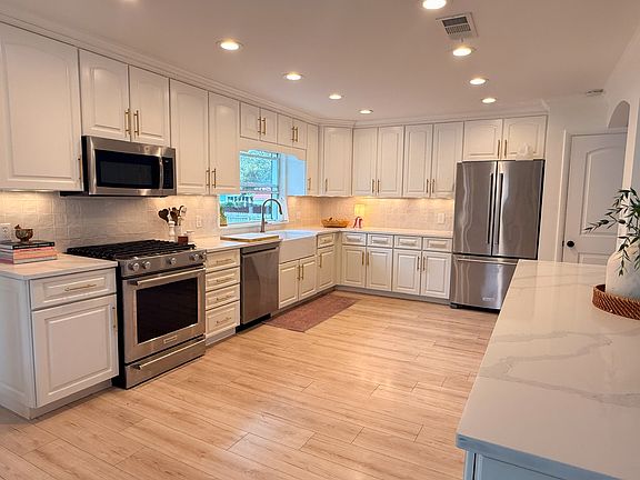 5th image of 23 Alexandra Pl SE