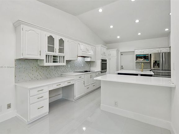 5th image of 4031 Coral Hills Dr #0