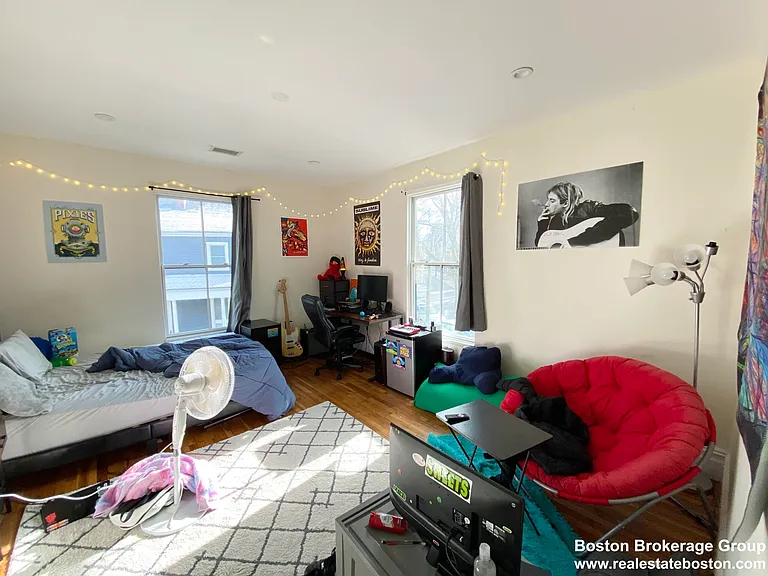 89 Cedar St #3 — Photo 6
