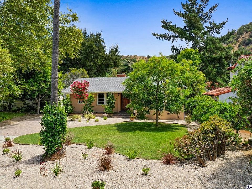 1st image of 2406 E Glenoaks Blvd