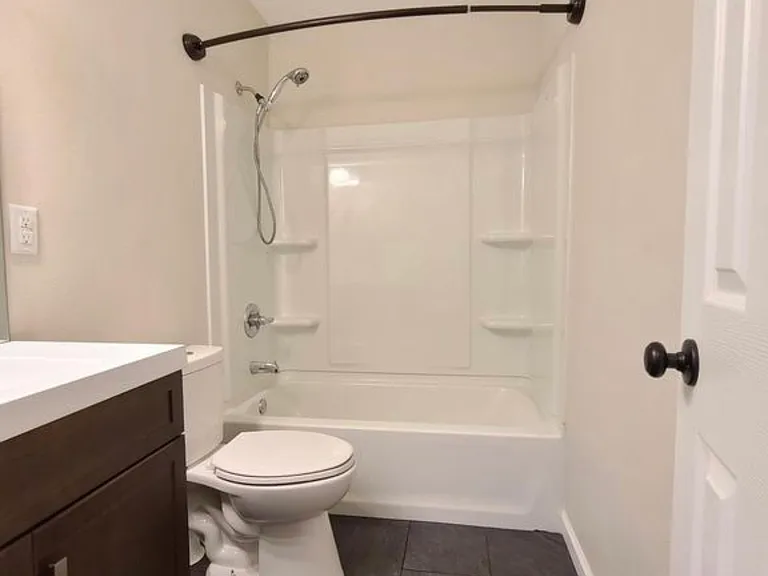 2537 N Johnston Ave — Photo 5