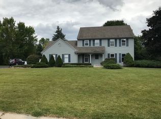 4580 Three Meadows Dr, Brookfield, WI 53005