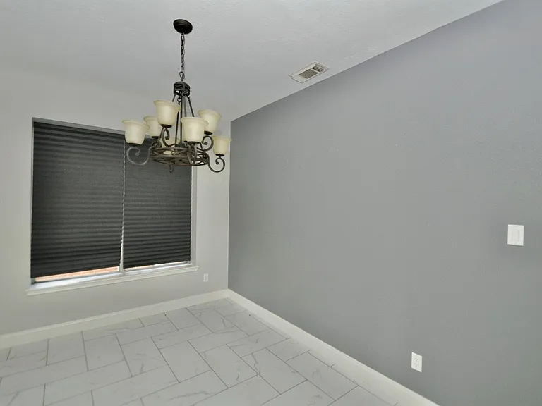 8819 Hedgestone Ct — Photo 6
