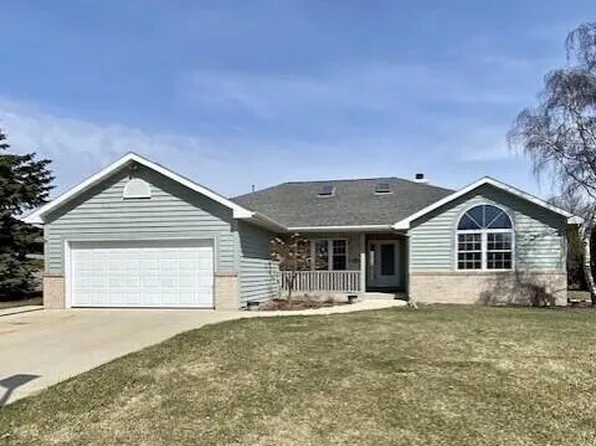432 Hickory STREET, Belgium, WI 53004