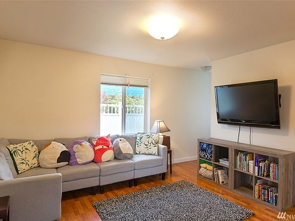 3rd image of 1227 Campbell Ave