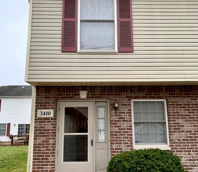 1st image of 3410 S Oaklawn Cir #3410