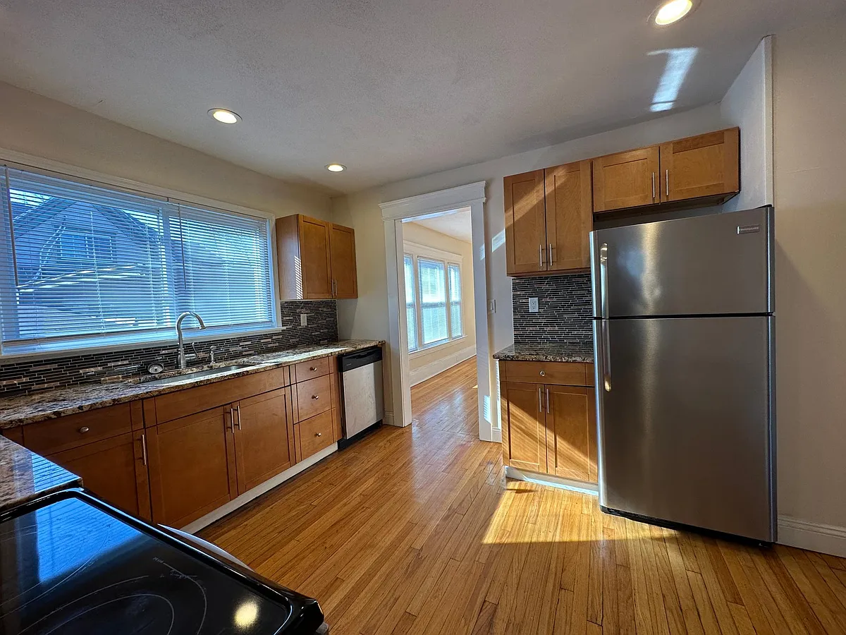 Building Photo - 316 Hawley Ave #2