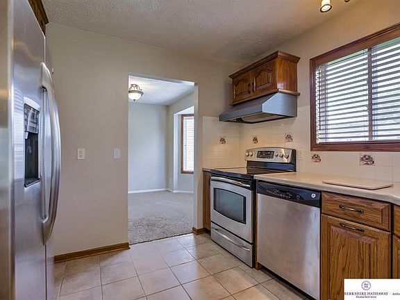 3rd image of 15210 Willow Creek Dr