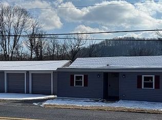 2470 Apple St, Hellertown, PA 18055