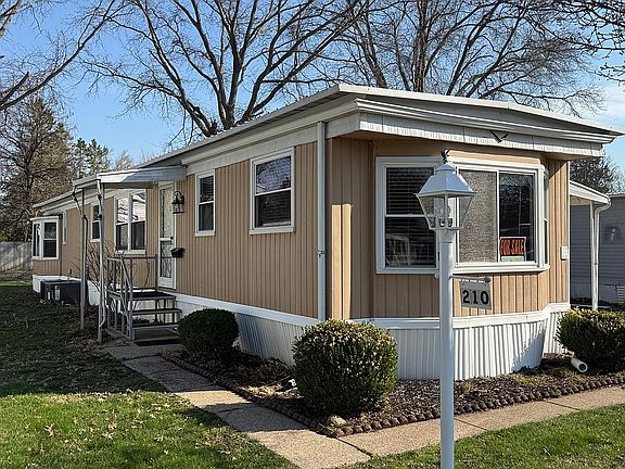 2nd image of 210 Buckingham Dr