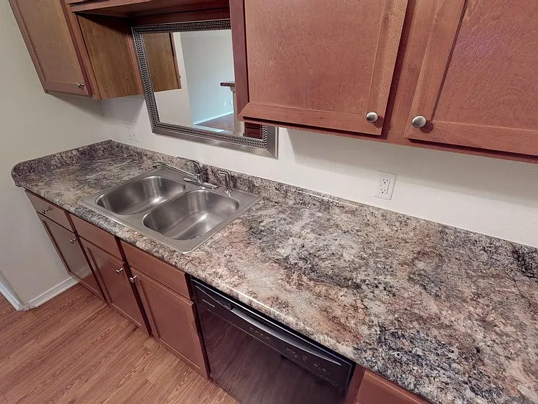 Metroplex Apartments — Photo 27