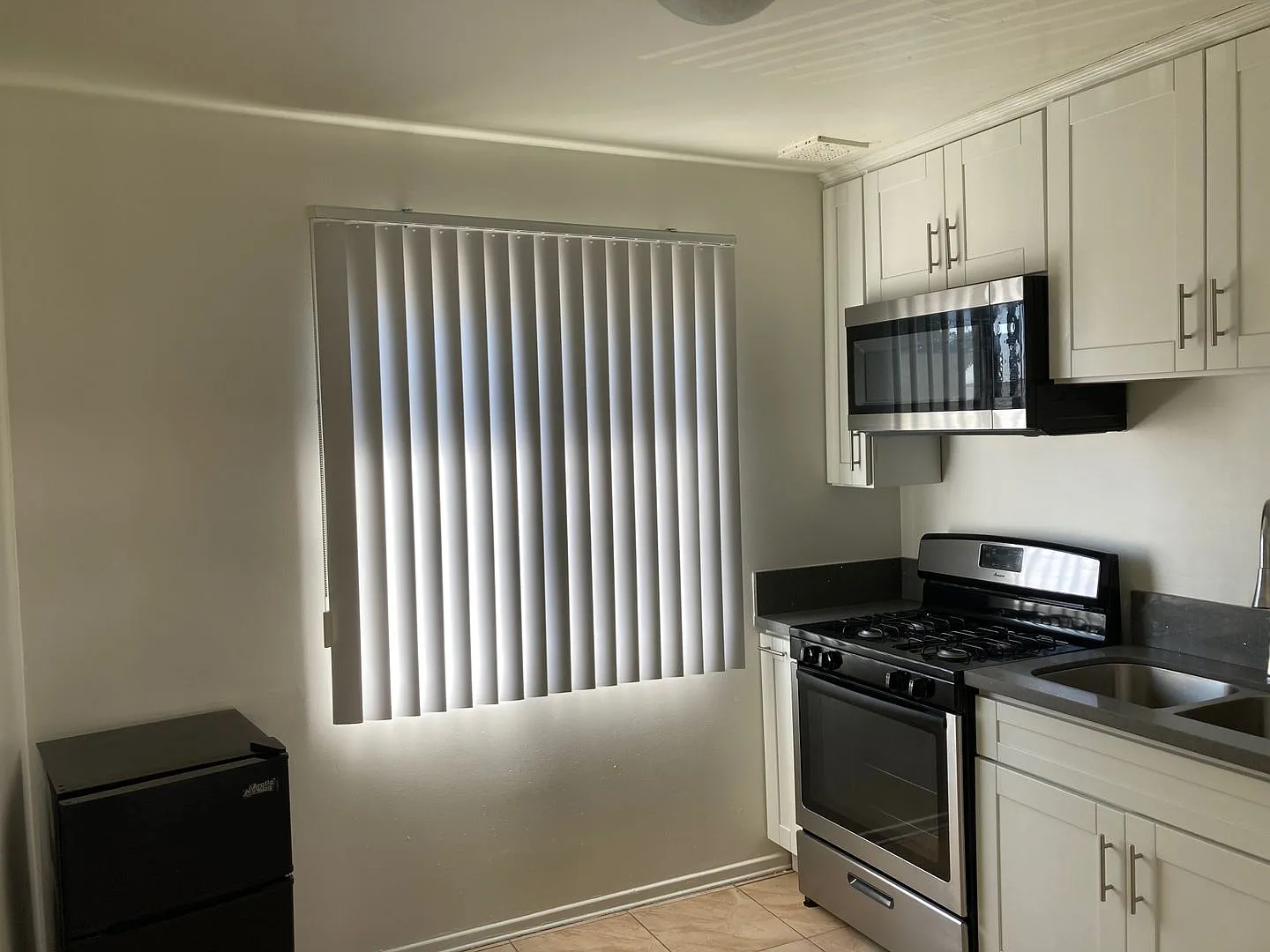 APT LANKERSHIM (RSO) — Photo 1