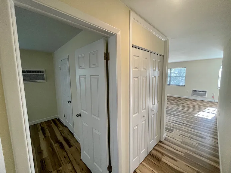 300 Gunn Ave #6 — Photo 7