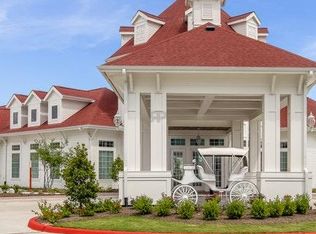 4 Stadium Dr, Angleton, TX 77515