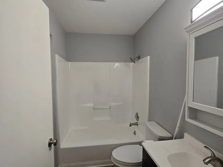 114 N Prairie Rd — Photo 10