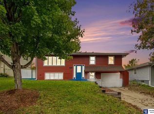 3984 Iowa St, Omaha, NE 68112