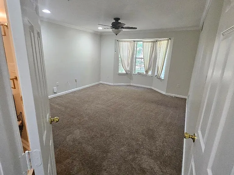 9811 Lake Pointe Ct #203 — Photo 41