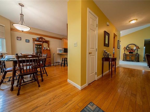 3rd image of 5301 Stonington Dr