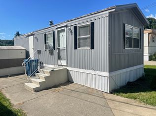 2974 Pike St, Brighton, MI 48114